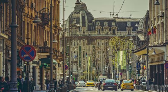 Бухарест, Румыния. При годовых темпах роста в 7 процентов Румыния была наиболее быстро  растущей экономикой в Европе в 2017 году. В настоящее время во всех странах Европы наблюдается экономический подъем (фото: mladensky/iStock)