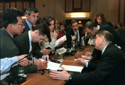 Research Department Director and Economic
Counsellor Michael Mussa and reporters