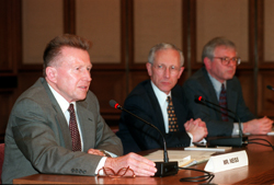 l-r: Hubert Neiss, Director of the Asia and Pacific
Department; Stanley Fischer, First Deputy Managing Director; Peter Hole, Deputy Director of
the External Relations Department