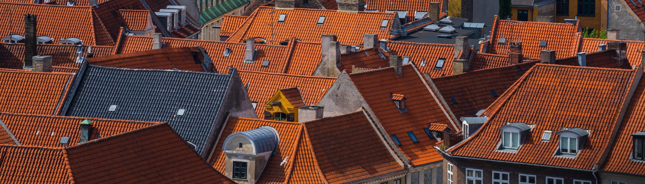 Imagen de techos de casas en Copenhague, Dinamarca.