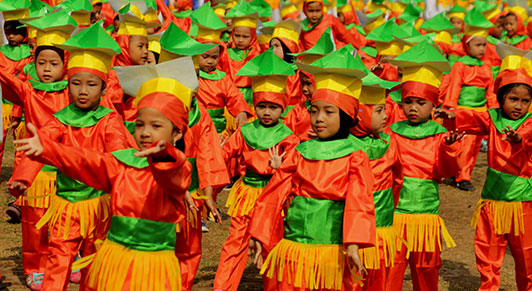 Crianças na pré-escola na Indonésia: destinar mais dinheiro à educação     ajuda os países a alcançarem seus Objetivos de Desenvolvimento Sustentável     (foto: Ajun-Ally/Pacific Press/Newscom)