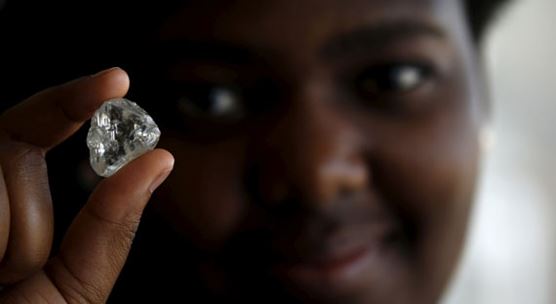 Diamonds have helped Botswana rise from poor to high-middle-income status, but now a new development model is needed. (photo: Siphiwe Sibeko/Reuters/Newscom)