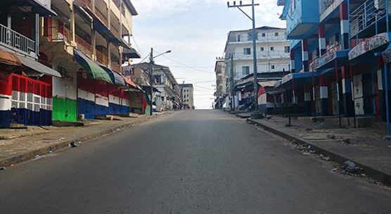 Shops are seen closed in Liberia’s capital Monrovia after the government instituted a strict lockdown in the early weeks of the pandemic. The country has managed to continue with economic reforms despite the crisis. (photo: Derick Snyder/Reuters/Newscom)