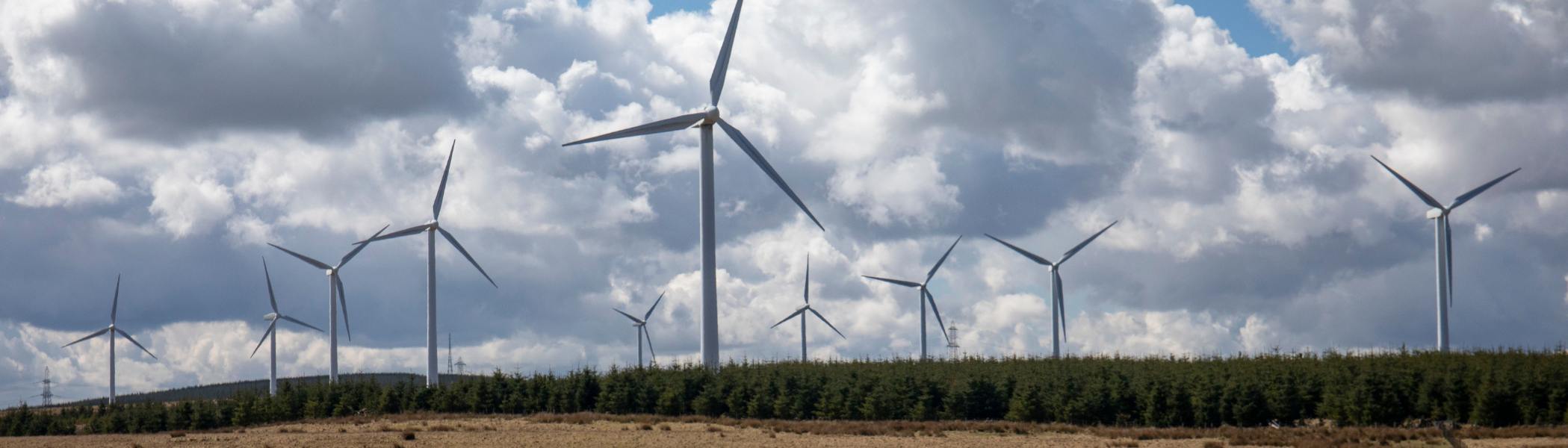 Выгоды от ускорения перехода к экономике, оказывающей меньшее воздействие на климат, перевешивают издержки