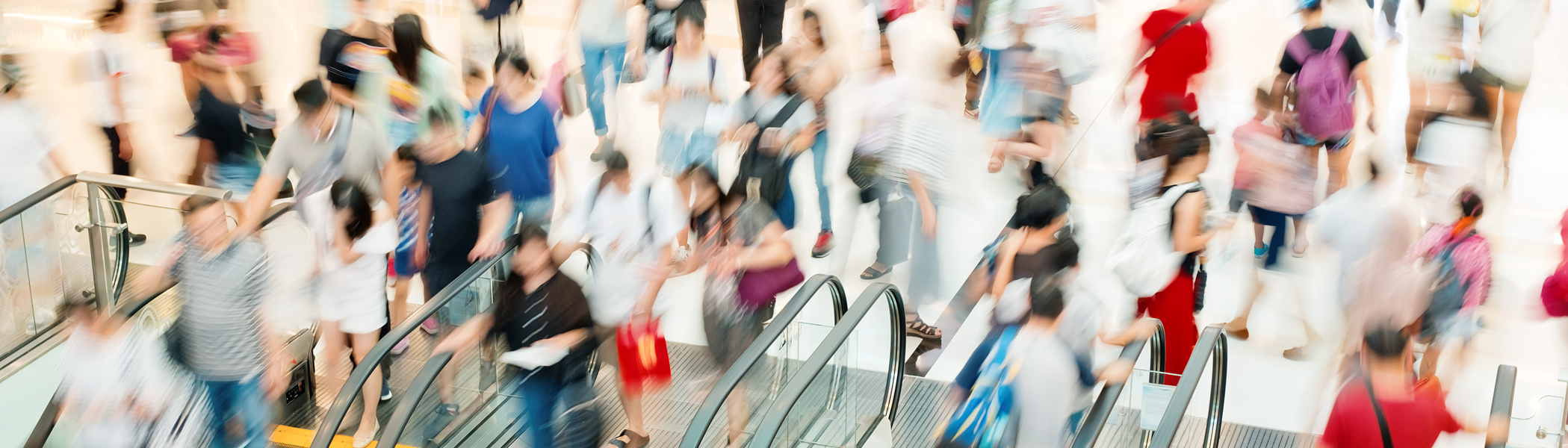 亚洲的经济增长和通胀前景有所改善，但风险依然存在