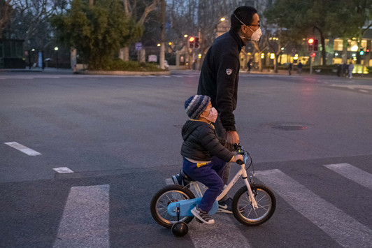 Atenuar el impacto y tomar decisiones difíciles: Primeras enseñanzas de la experiencia de China