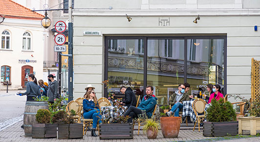 La reapertura tras el Gran Confinamiento: Recuperación desigual e incierta