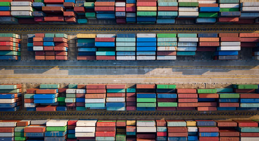 El crecimiento mundial se estanca a medida que los riesgos económicos se materializan