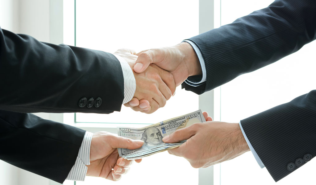 تسليط الضوء على مخابئ الفساد والحوكمة الضعيفة  