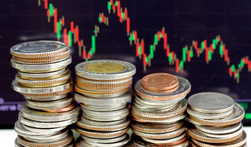 A Dip into Subzero Policy Rates