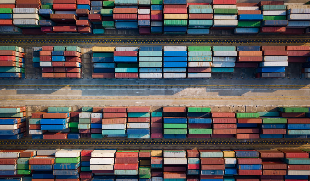 Global Growth Plateaus as Economic Risks Materialize