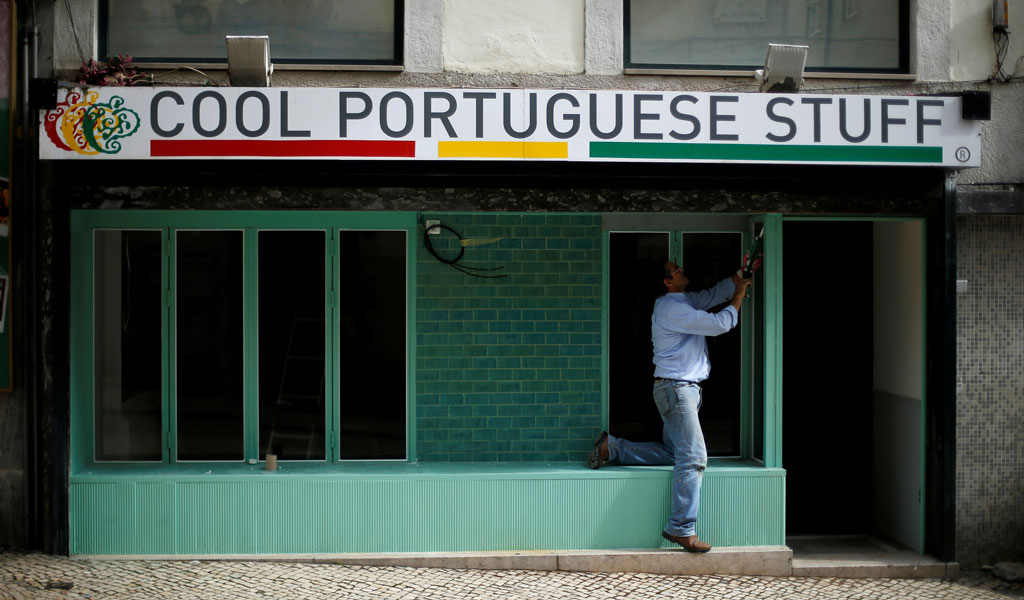 Drifting Apart: Income Convergence in the Euro Area