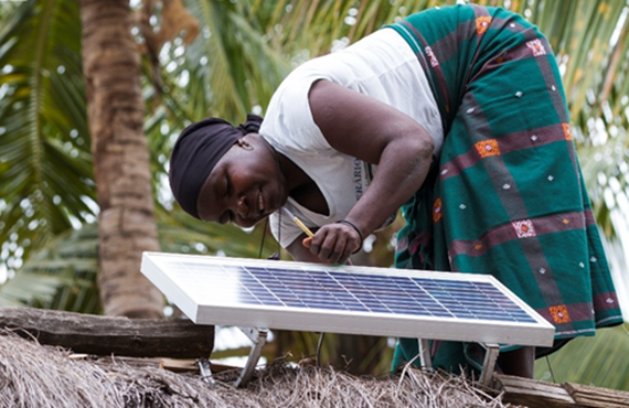 写真：BEN LANGDON/MILE 91/ROBERTHARDING/ROBERTHARDING/NEWSCOM