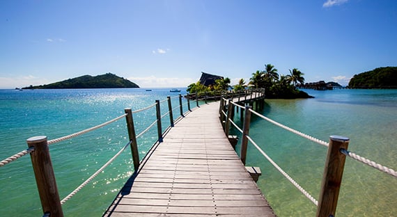 A resort in the southern Pacific. The economies of Pacific island countries depend heavily on tourism, which has collapsed due to the COVID-19 pandemic. (photo: Douglas Peebles/ Alamy)