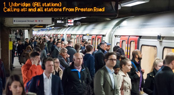 London commuters on the way to work.  Despite a moderation in economic growth, UK employment is at historic highs (photo: Gustavo Valiente/i-Images / Polaris/Newscom)