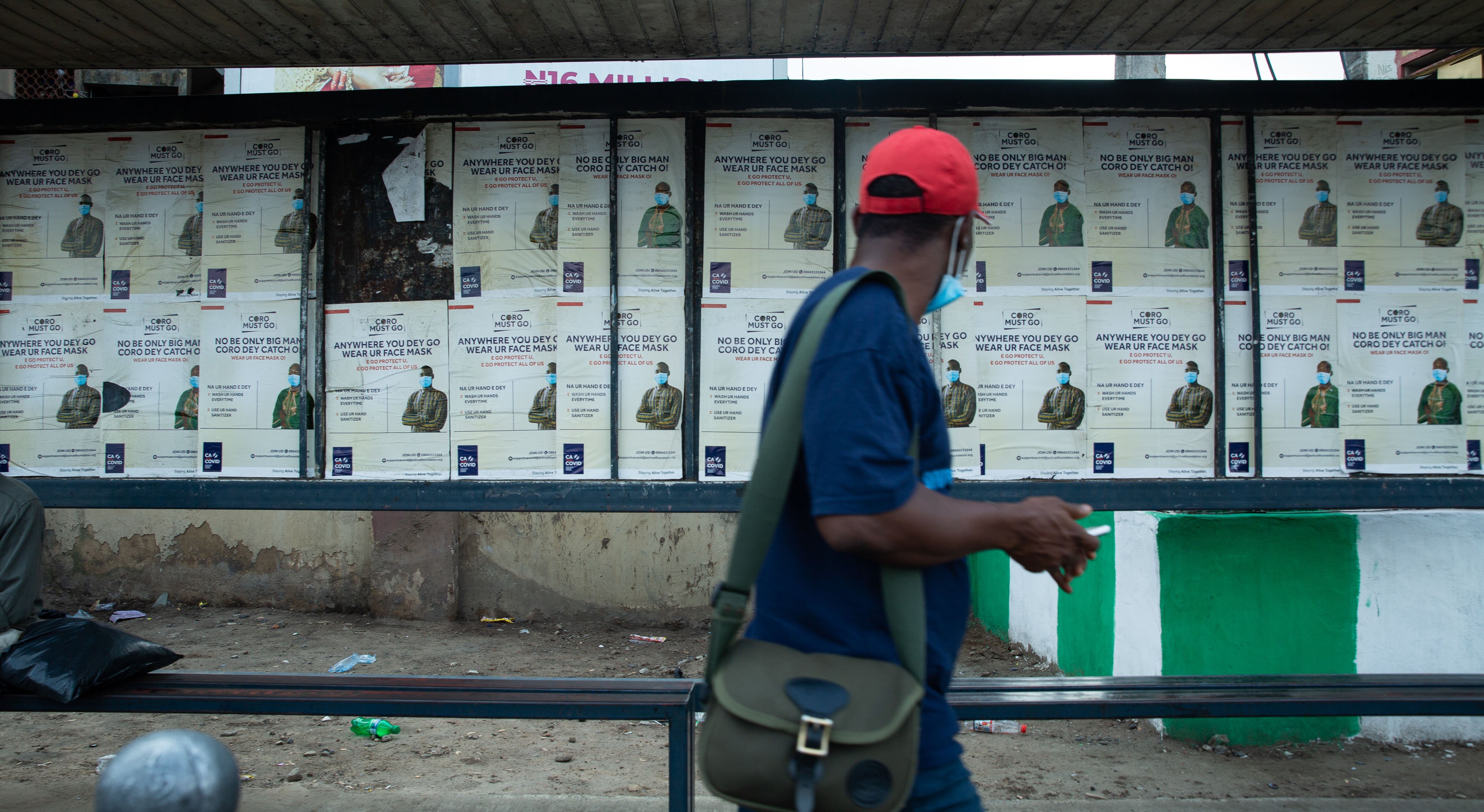 A street scene in Nigeria’s capital city Lagos. The country is being encouraged to take exchange rate reforms and mobilize more revenue to strengthen its recovery from the pandemic. (photo: IMF Photo/Ebun Akinbo)