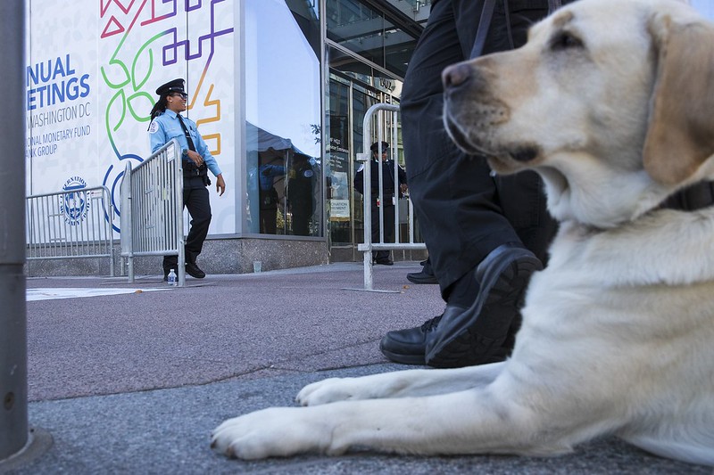 A security officer at 2022 Annual Meetings at the International Monetary Fund.