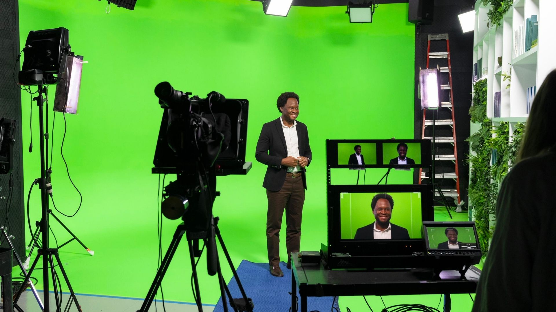 Behind the scenes at the taping of the analytical corners