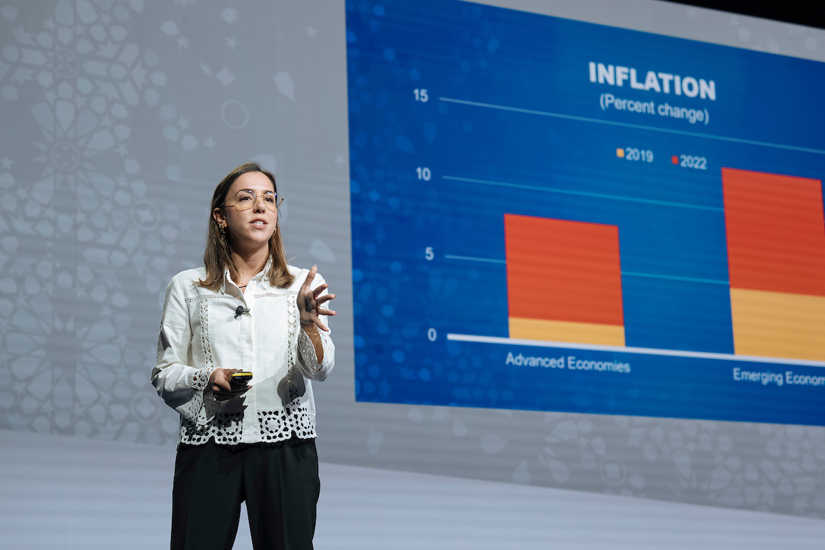 Julia Estefania speaks at the Analytical Corner: Monetary Policy Transmission: Lags and Heterogeneities