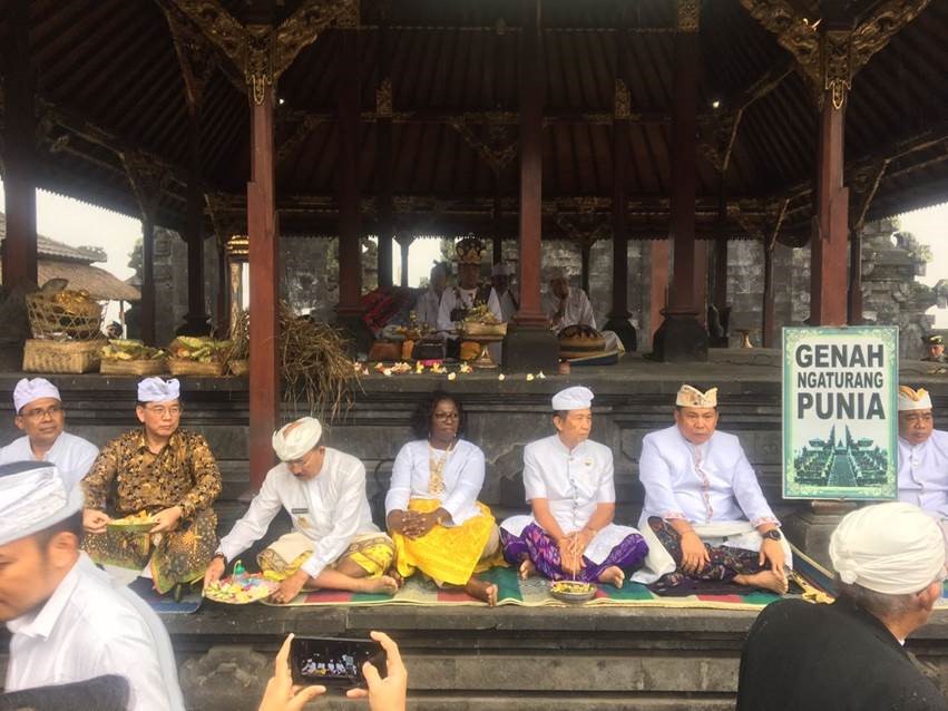 Matur Piuning Ceremony