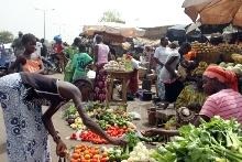 March&eacute; &agrave; Bamako. Les bonnes r&eacute;coltes de 2012 ont amorti l&rsquo;impact de la crise politique et s&eacute;curitaire (photo&nbsp;: Habibou Kouyate/AFP/Newscom) 