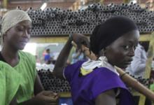 Une usine à Lagos, au Nigéria, premier producteur de pétrole de la région, qui pourrait subir une baisse de croissance à cause de la chute des cours (photo : Akintunde Akinleye/Reuters/Newscom) 
