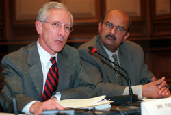 l-r, IMF First Deputy Managing Director
Stanley Fischer and External Relations Department Director Shailendra Anjaira