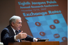 Dollar Moving in Right Direction—IMF 