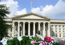 U.S. Economy Seen Stabilizing, But Risks Remain 