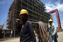 IMF Raises Forecast for Global Growth, Sees Multispeed Recovery 