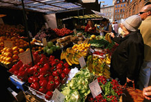 A shopper in a market in Gdansk, Poland: external and domestic issues are driving the slowdown of the economy (photo: Peter Hirth/Newscom) 