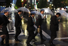 Japanese professionals in Tokyo. Reform agenda varies across economies in the region, with Japan needing to deliver on further labor and product market reforms (photo: AP Photo/Manish Swarup) 