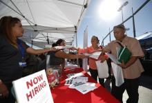 (photo: Lucy Nicholson/Newscom) 