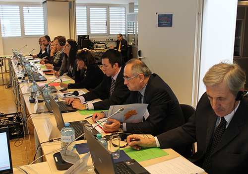 Z:\ENGLISH\IMF Survey Online\2016 Images\IMF Events - Misc\JVI seminar\IMG_3970_Participants_500x350.jpg