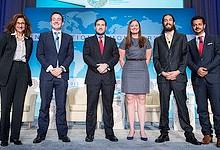 Panelistas del Diálogo con la Juventud (izq. a der.) Shafik, Duffy, Klinge, DeMaio, Domínguez, Al-Akhali: “La juventud también puede tomar las riendas de su futuro” (Foto: FMI) 