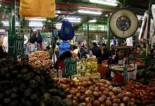 Un mercado popular de Asunci&oacute;n. Paraguay tiene una de las tasas de crecimiento m&aacute;s altas de la regi&oacute;n (Alberto Pe&ntilde;a/EFE/Newscom) 