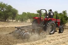 Labours &agrave; Saulawa, au Nig&eacute;ria : le rebond de la production agricole devrait contribuer &agrave; l&rsquo;acc&eacute;l&eacute;ration de la croissance en Afrique subsaharienne (photo: Joe Brock/Reuters/Newscom) 