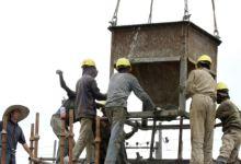 Chantier ferroviaire dans la capitale &eacute;thiopienne, Addis Abeba. Le FMI pr&eacute;conise d&rsquo;orienter les d&eacute;penses publiques vers les investissements d&rsquo;infrastructure (photo: Tiksa Negeri/Reuters/Newscom) 