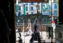 Magasin &agrave; Alger, Alg&eacute;rie. De vastes r&eacute;formes peuvent doper l'activit&eacute; &eacute;conomique alors que le pays r&eacute;agit au choc du prix du p&eacute;trole (photo: Monique Jaques/Gettyimages) 