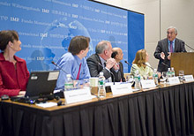 Civil society organizations discuss food prices with IMF MD Strauss-Kahn and WB President Zoellick
