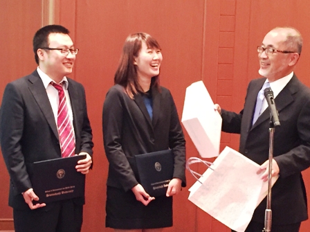 Ms. Anchalee Sirikanerat (middle) and Mr. Tianhao Yue (left), Hitotsubashi University