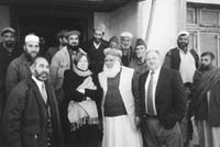 Des membres d’une mission du FMI aux cts de percepteurs afghans,  Kaboul.
