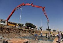 Yemeni laborers work on an infrastructure project in Sana'a, Yemen. Savings from untargeted and leaked subsidies will finance social transfers and job-creating projects (Photo: Yahya Arhab/Newscom) 