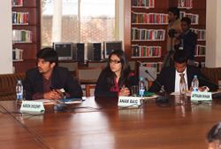 الطاولة المستديرة المنعقدة في كلية لاهور للاقتصاد