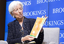 En su intervenci&oacute;n en la Brookings Institution, la Directora Gerente del FMI, Christine Lagarde, se&ntilde;al&oacute; que la comunidad internacional, trabajando de forma conjunta, puede convertir la aspiraci&oacute;n de desarrollo sostenible en una realidad (foto: FMI). 