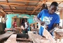 Atelier de menuisier à Monrovia (Libéria) 