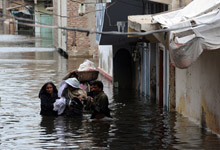 Flood-Hit Pakistan Gets $451 Million from IMF 