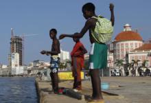 Dock in Luanda, Angola: major African oil producer has started to save part of its oil wealth for future generations (photo: Mike Hutchings/Reuters/Newscom) 