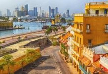 Morning scene in Cartagena, Colombia: Latin America is a region of contrasts (photo: Thinkstock) 