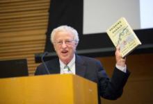George Akerlof, Nobel Laureate in Economics, presents his new book at a recent IMF forum. Akerlof told a captive audience that “phishing” affects our everyday walk of life (photo: IMF) 